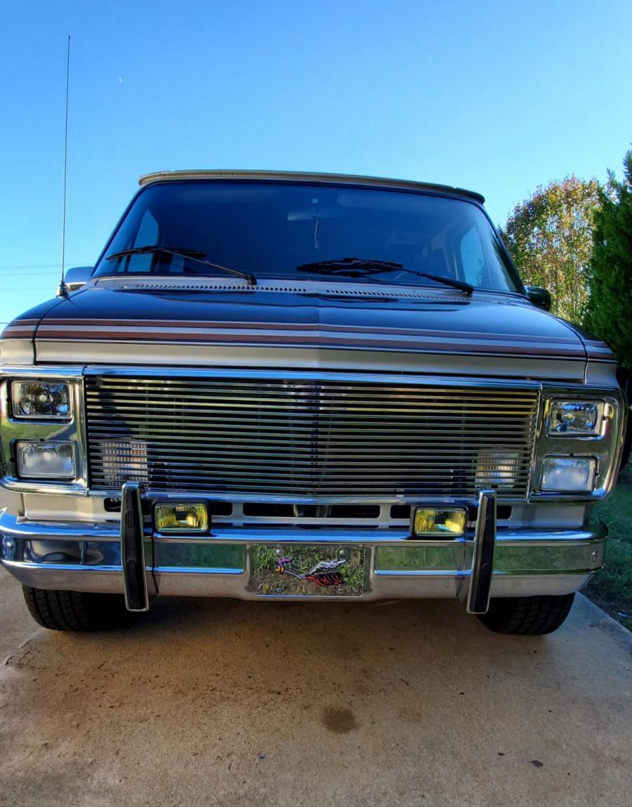  Chevrolet G20 Conversion Van  (CG21305) 1988 года  (фото 48 из 257)